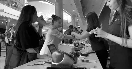 Druk identyfikatorów na miejscu – czy warto zmienić podejście?